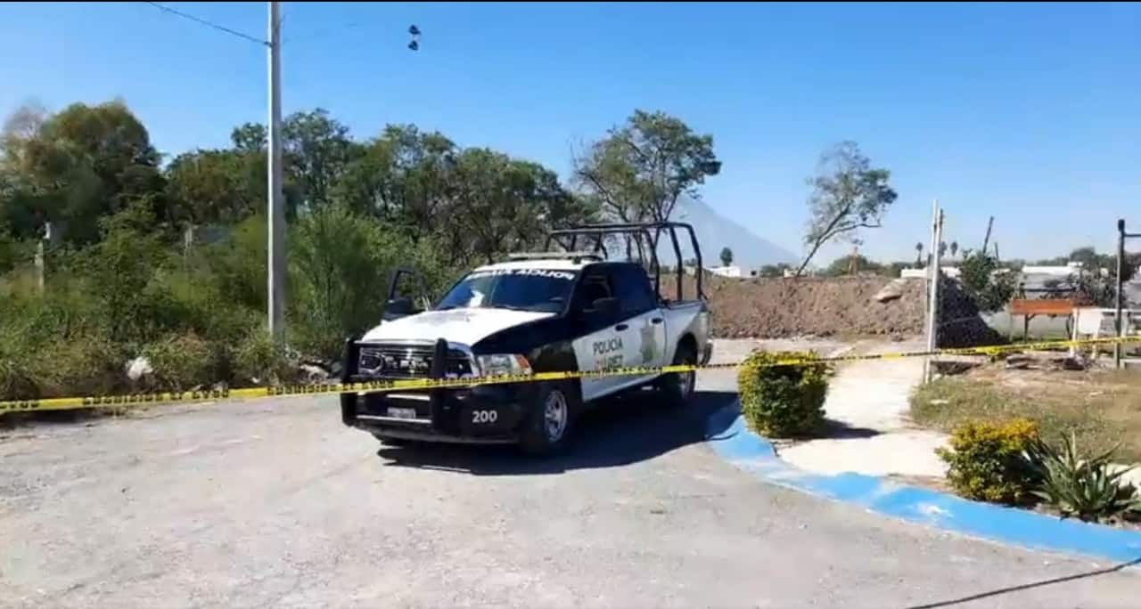 Una intensa movilización policiaca se registró en el municipio de Juárez, al ser reportado el hallazgo de una persona sin vida en un basurero clandestino