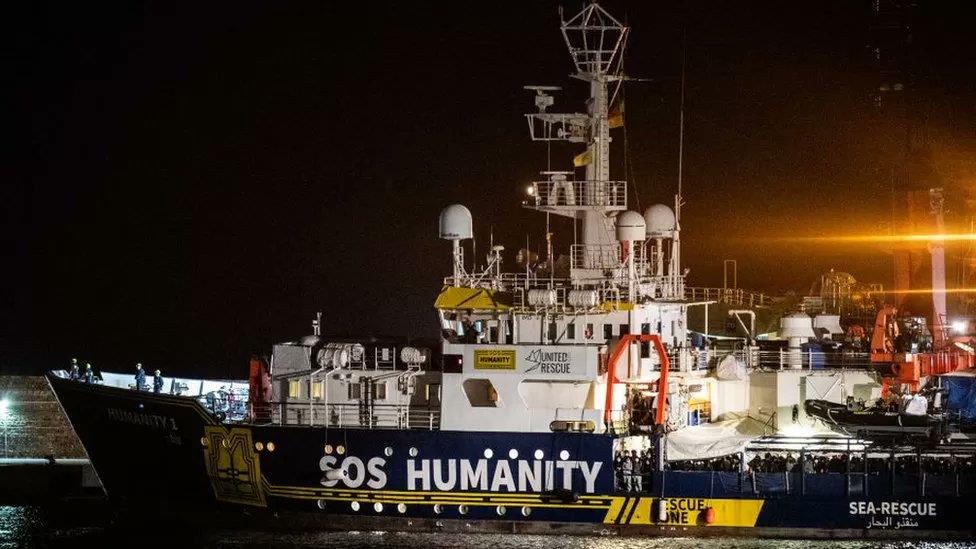 Hace Italia desembarco selectivo de inmigrantes