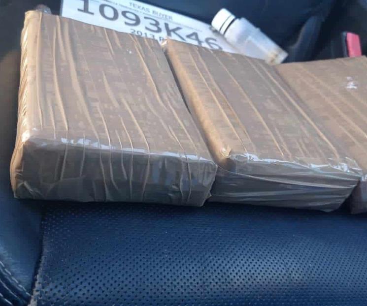 Lo arrestan con tres ladrillos de cocaína en Monterrey