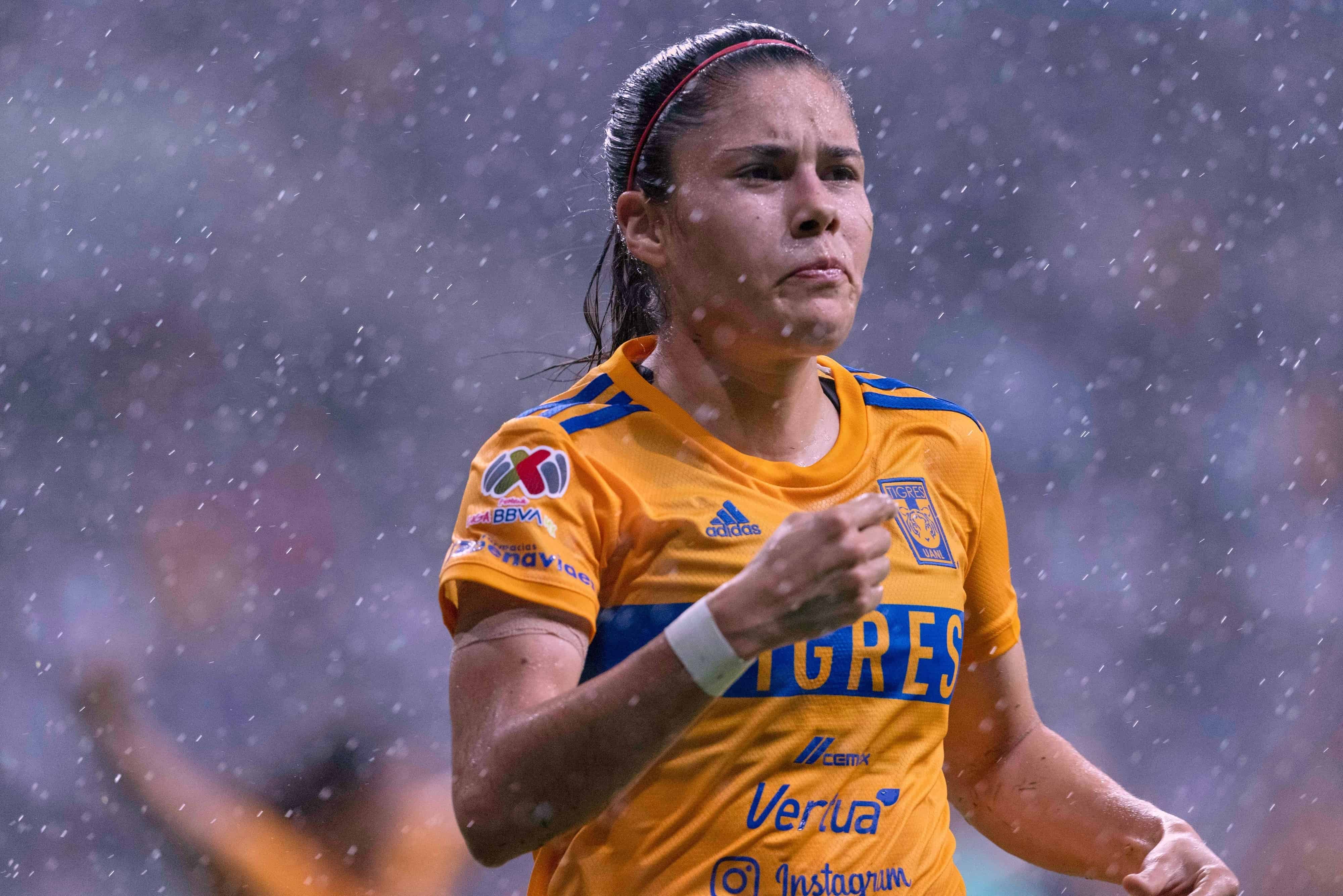 Lizbeth Ovalle hace el 2-1.
