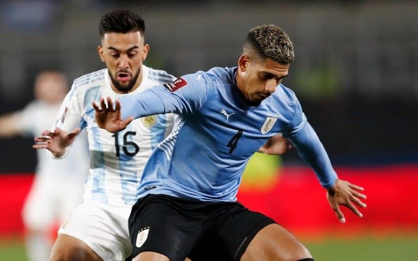 Se recupera Araujo y jugará el Mundial con Uruguay