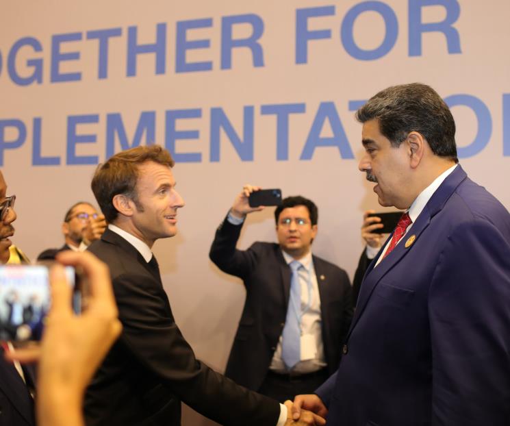 Maduro y Macrón dialogan en Cumbre