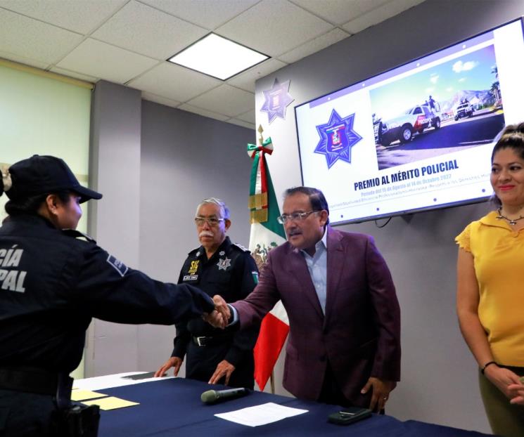 Reconoce Escobedo a sus policías