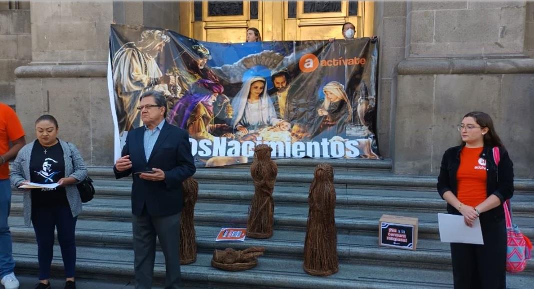 Ponen nacimiento afuera de SCJN