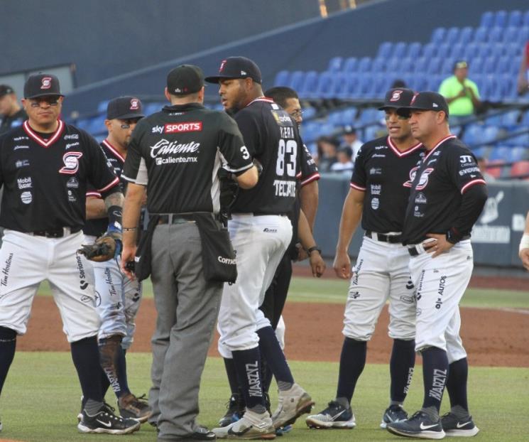 Inician Sultanes su serie ante los Mayos