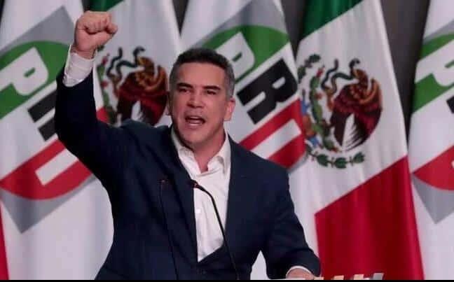 Fustiga AMLO a promotores de marcha