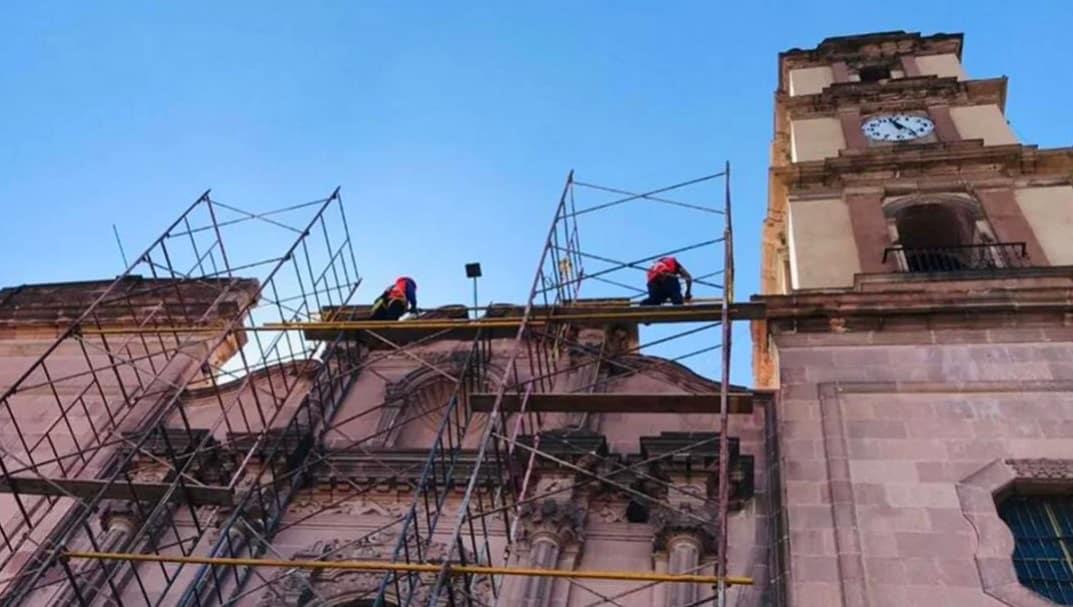 Restauran antiguo templo del barrio de Santiago en SLP