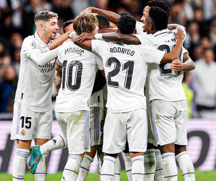 Supera Real Madrid a Cadiz y no pierden paso con el Barça