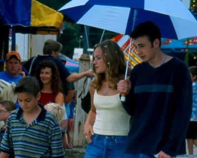 El primer papel de Chris en una película fue en The Newcomers, del año 2000