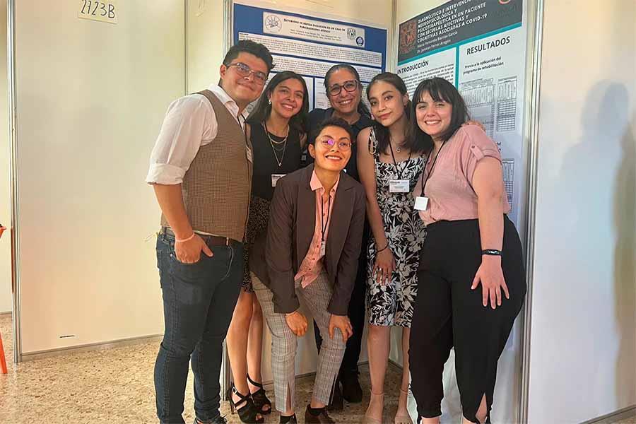 Exponen investigación psicológica en congreso nacional