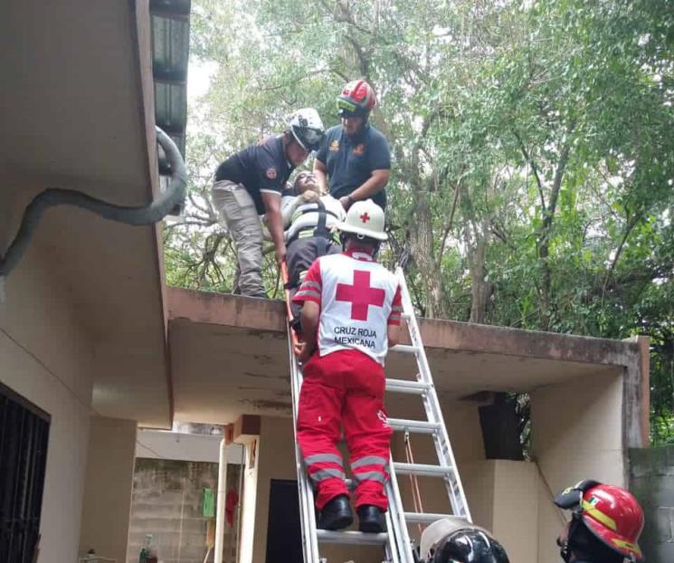 Cae de escalera en su casa