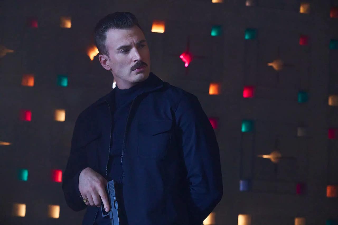 Es raro imaginar a Chris en el papel del villano, pero sí ocurrió en su película más reciente: El hombre gris (2022) de los hermanos Russo