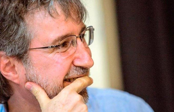 La Academia de la Lengua tiene nuevo miembro La Academia de la Lengua tiene nuevo miembro