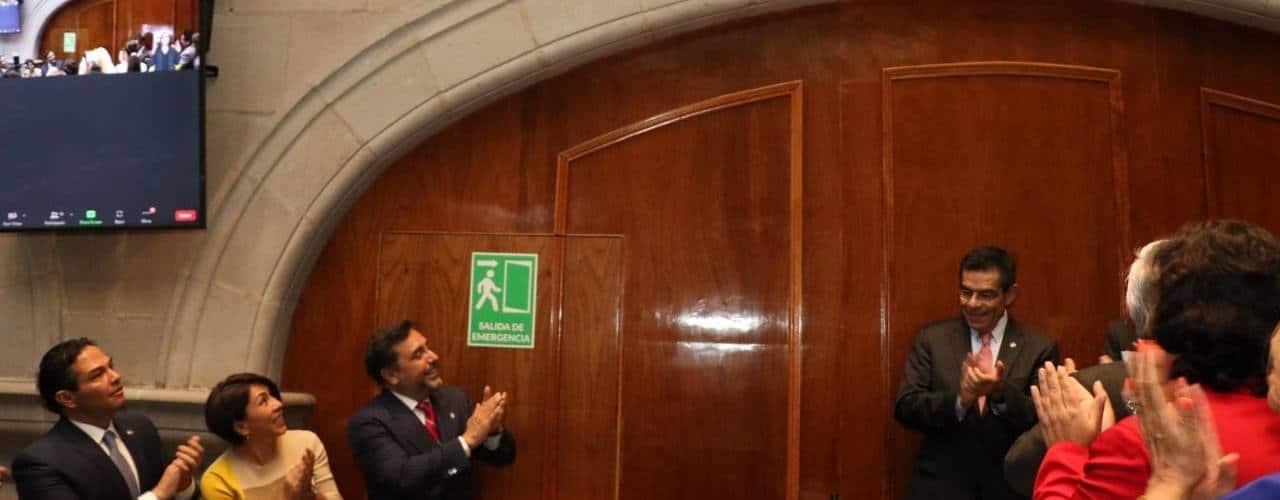 Inscriben el nombre del IPN en el Congreso del Estado Inscriben el nombre del IPN en el Congreso del Estado