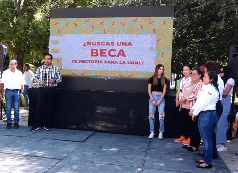 Consigue Nava becas de la UANL para estudiantes