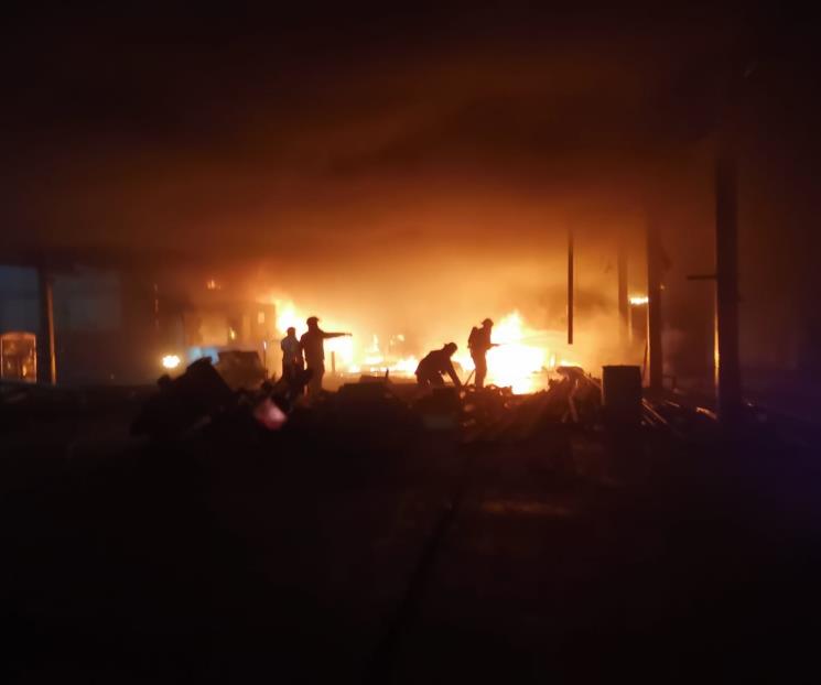 Alarma incendio de fábrica en colonia Buenos Aires