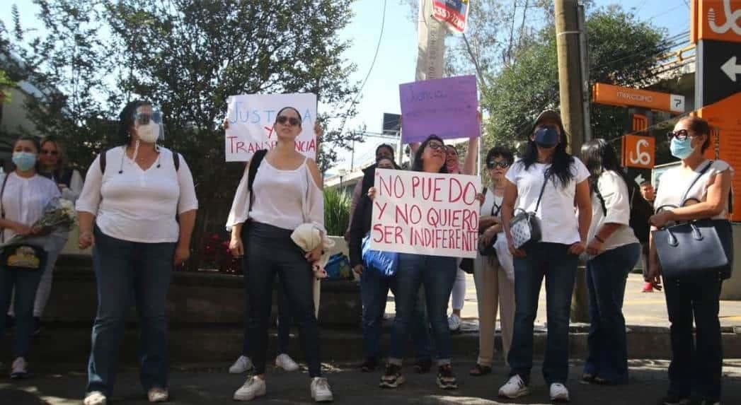 Exigen papás del niño Abner cerrar el colegio Williams