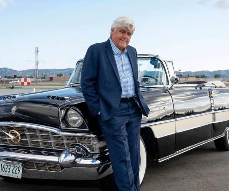 Jay Leno sufre quemaduras en el rostro por explosión en auto