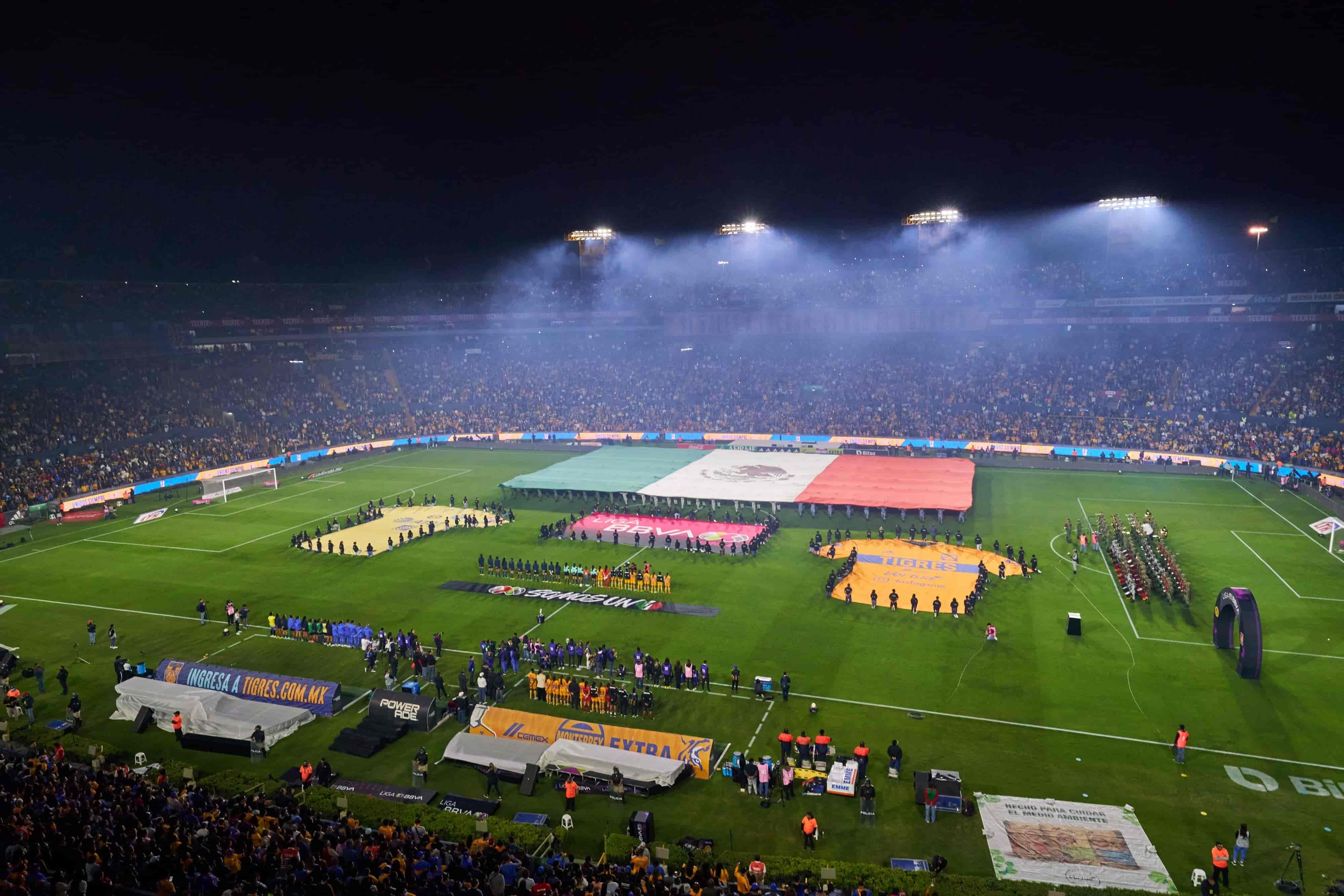 Lleno total en el Estadio Universitario.
