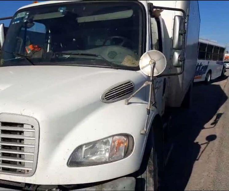 Resulta obrero herido en choque