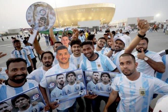 Aficionados argentinos racistas serían expulsados de Qatar