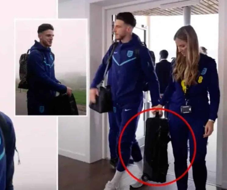 Jugador inglés lleva maleta vacía para guardar Copa Mundial