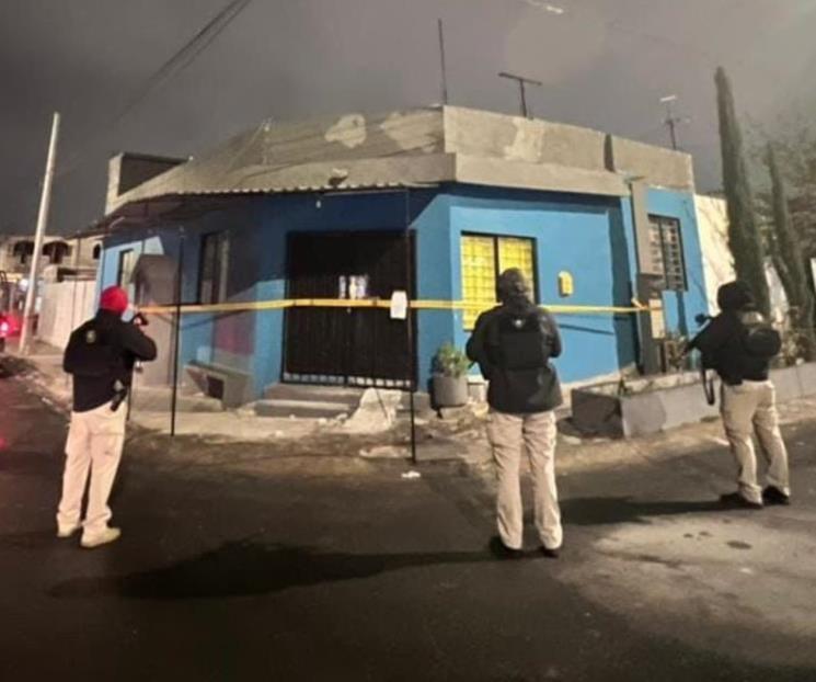 Catean domicilios, decomisan armas, droga y equipo táctico Catean domicilios, decomisan armas, droga y equipo táctico