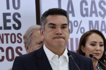 Niegan amparo a Moreno contra alerta migratoria