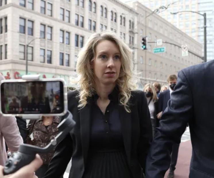 Dan 11 años de prisión a Elizabeth Holmes