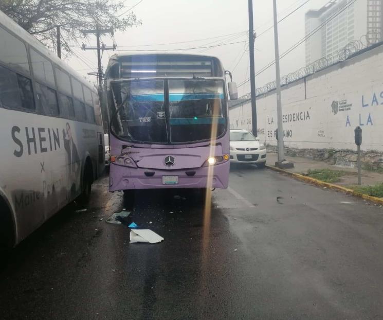 Deja choque de camiones una lesionada