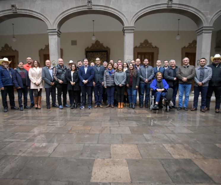Se reúne Gobernador con diputados y alcaldes de MC
