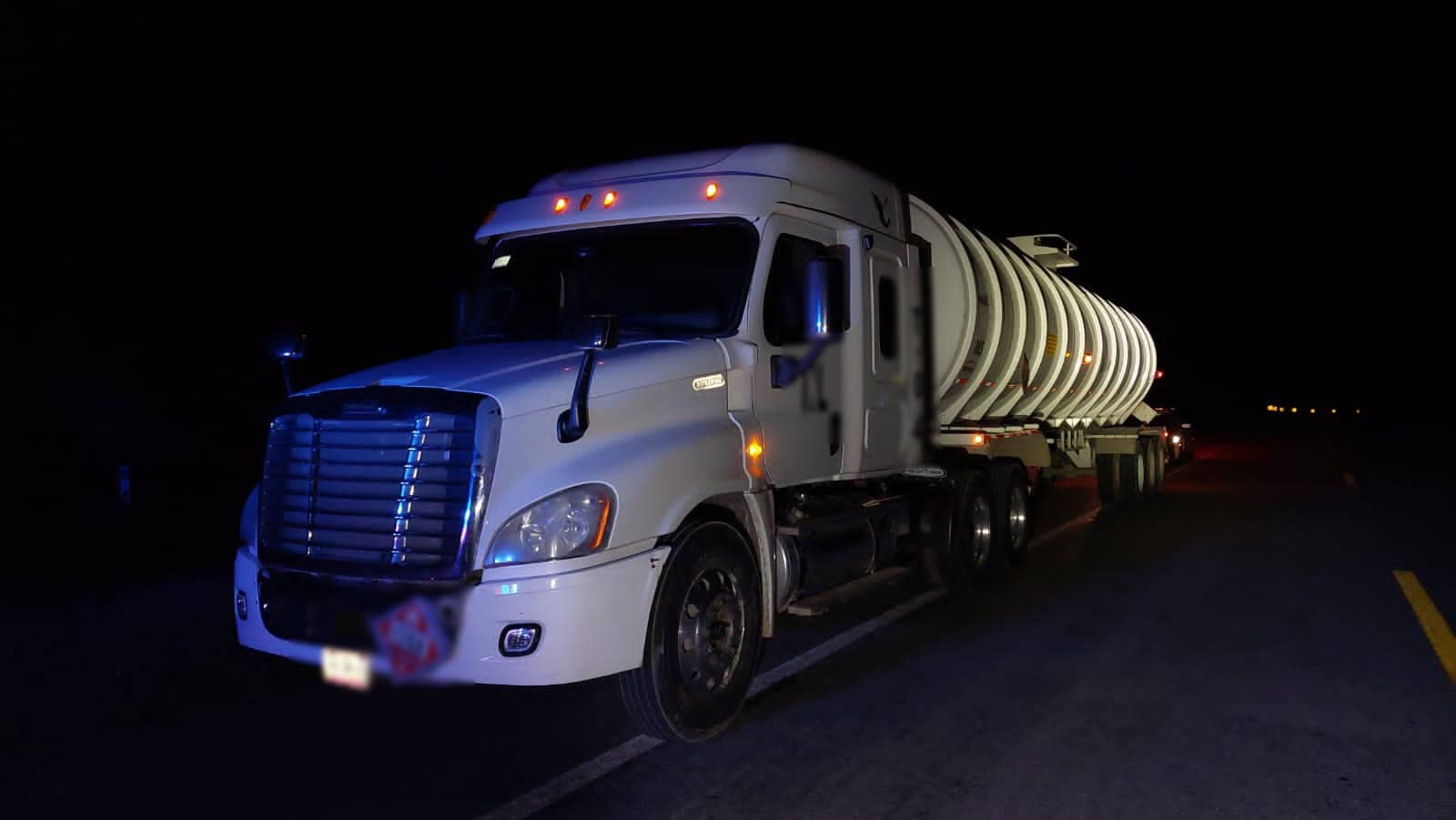 Elementos de la Guardia Nacional, lograron decomisar más de 48 mil litros de hidrocarburo de aparente procedencia ilícita