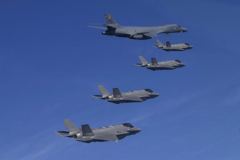 Muestra EUA músculo tras misil norcoreano