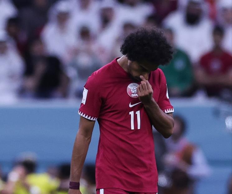 Es Qatar el primer anfitrión que pierde en debut mundialista
