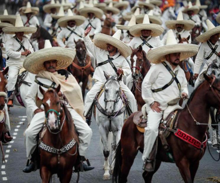 Condena AMLO dictaduras y oligarquías