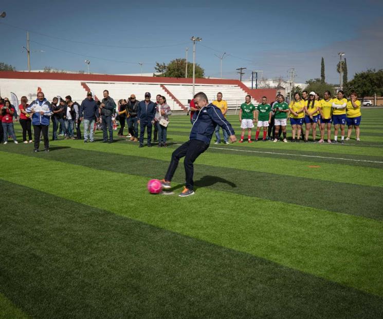 Inauguran torneo de futbol femenil