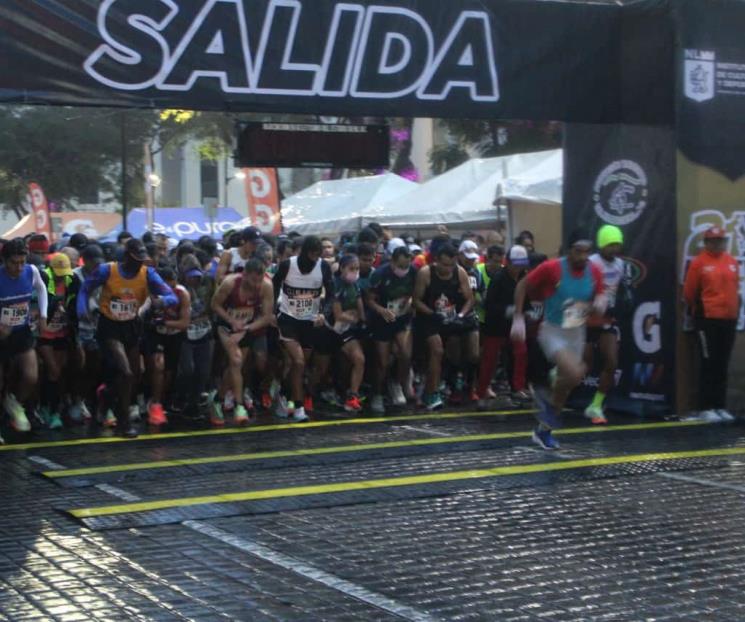 Ni la lluvia o el frío detienen el 21K Nuevo Nuevo León