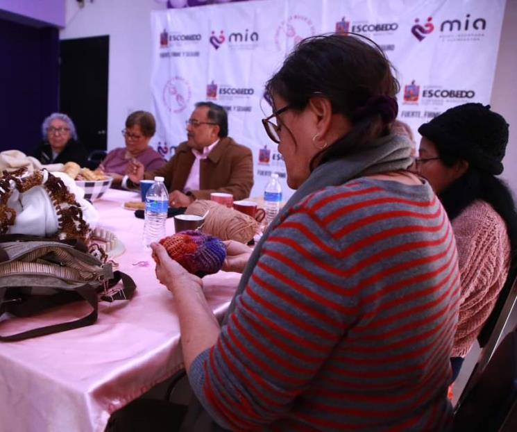 Realizan en Escobedo taller “Tejiendo Corazones”