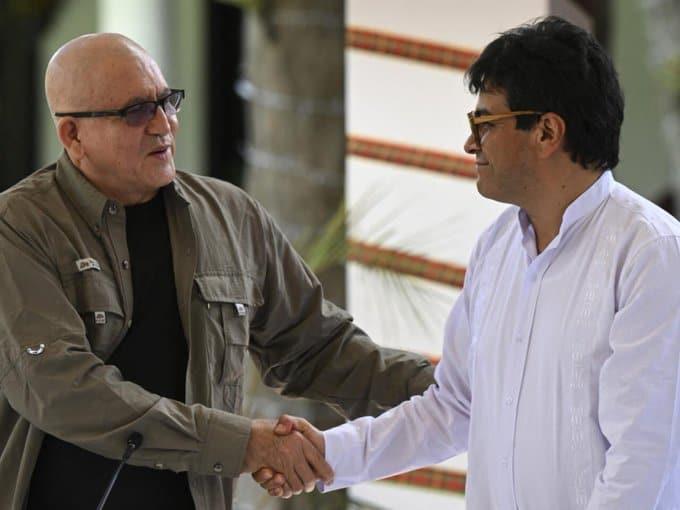 Se reanudan negociaciones por la paz de Colombia Se reanudan negociaciones por la paz de Colombia