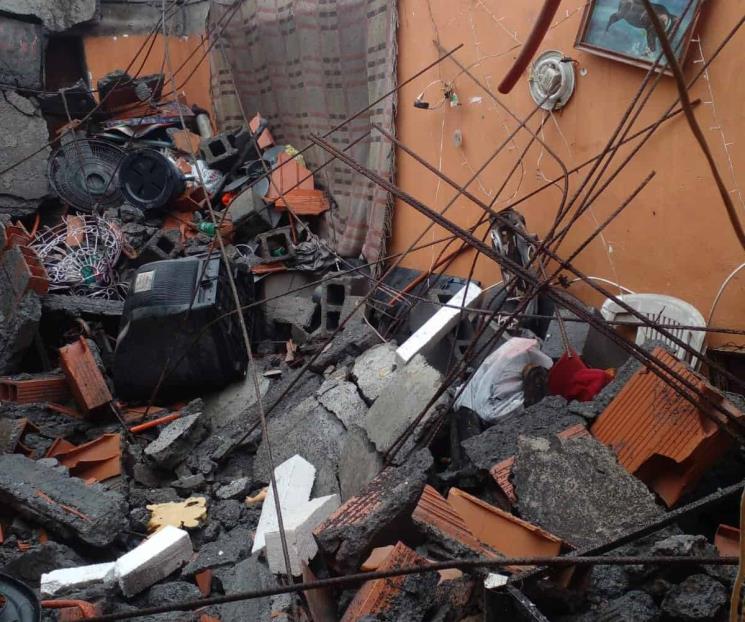 Cae placa de concreto en Escobedo