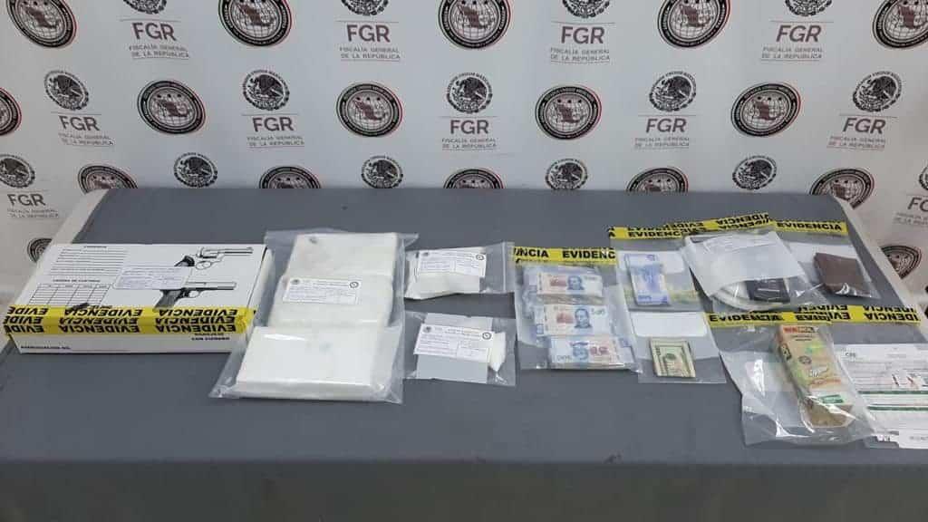 Aseguran cocaína tras cateo Aseguran cocaína tras cateo