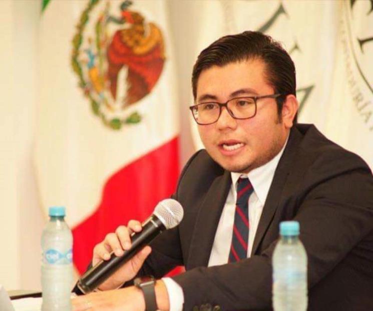 Deja Félix Arratía SATNL para atender denuncias