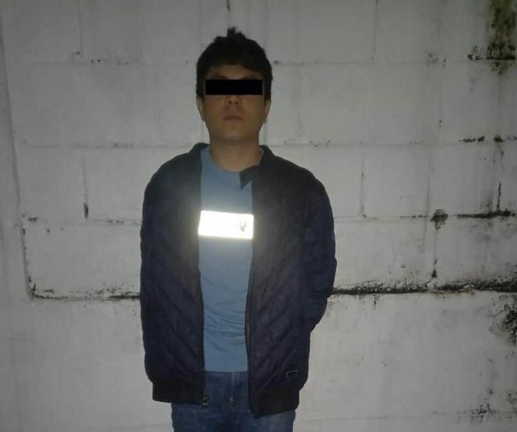 Cae por realizar disparos