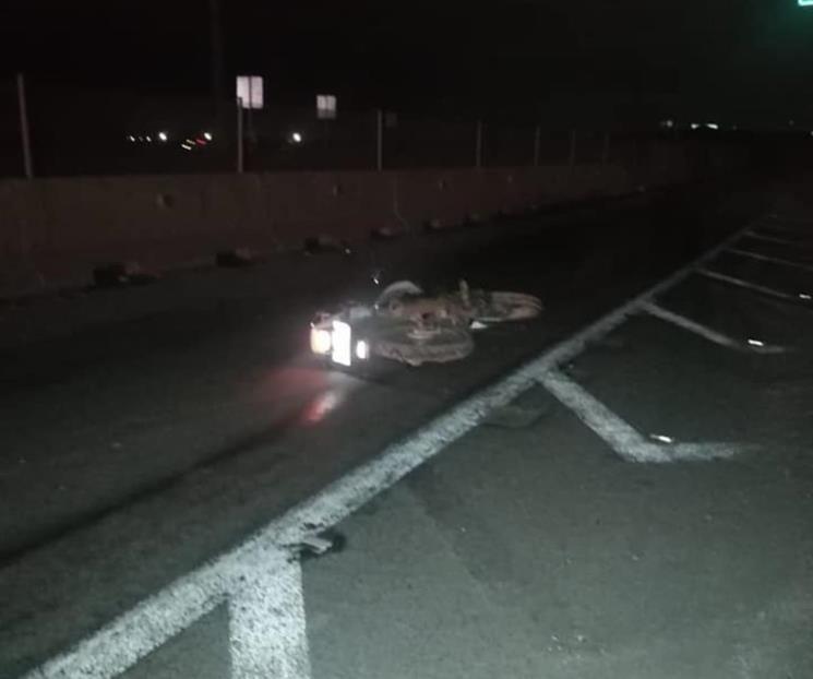 Muere motociclista tras ser impactado por tráiler