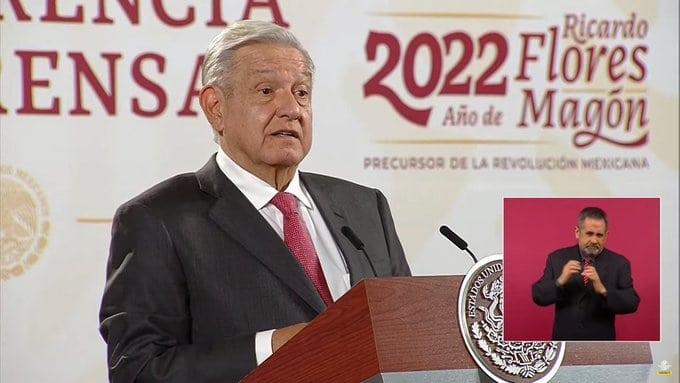 Llama AMLO a ministros de SCJN empleados de machuchones