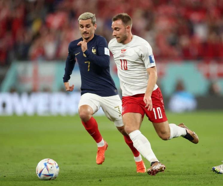 Acaba Francia con maldición del actual campeón del mundo