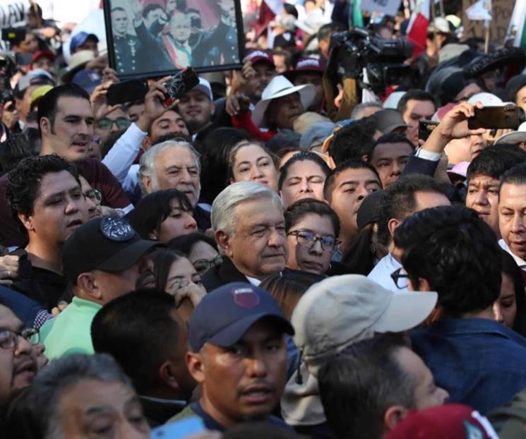 AMLO marcha del Ángel de la Independencia al Zócalo