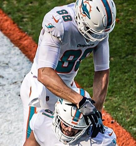 Gana Miami y toman el liderato en el Este de la NFL