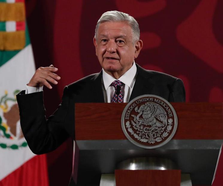 AMLO destaca saldo blanco en marcha del domingo