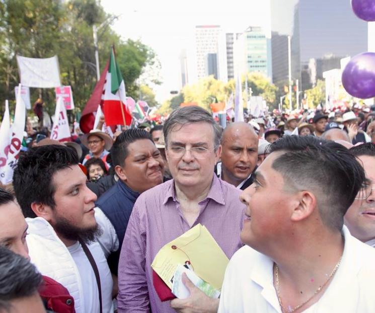 Muestran en redes agresión contra Ebrard